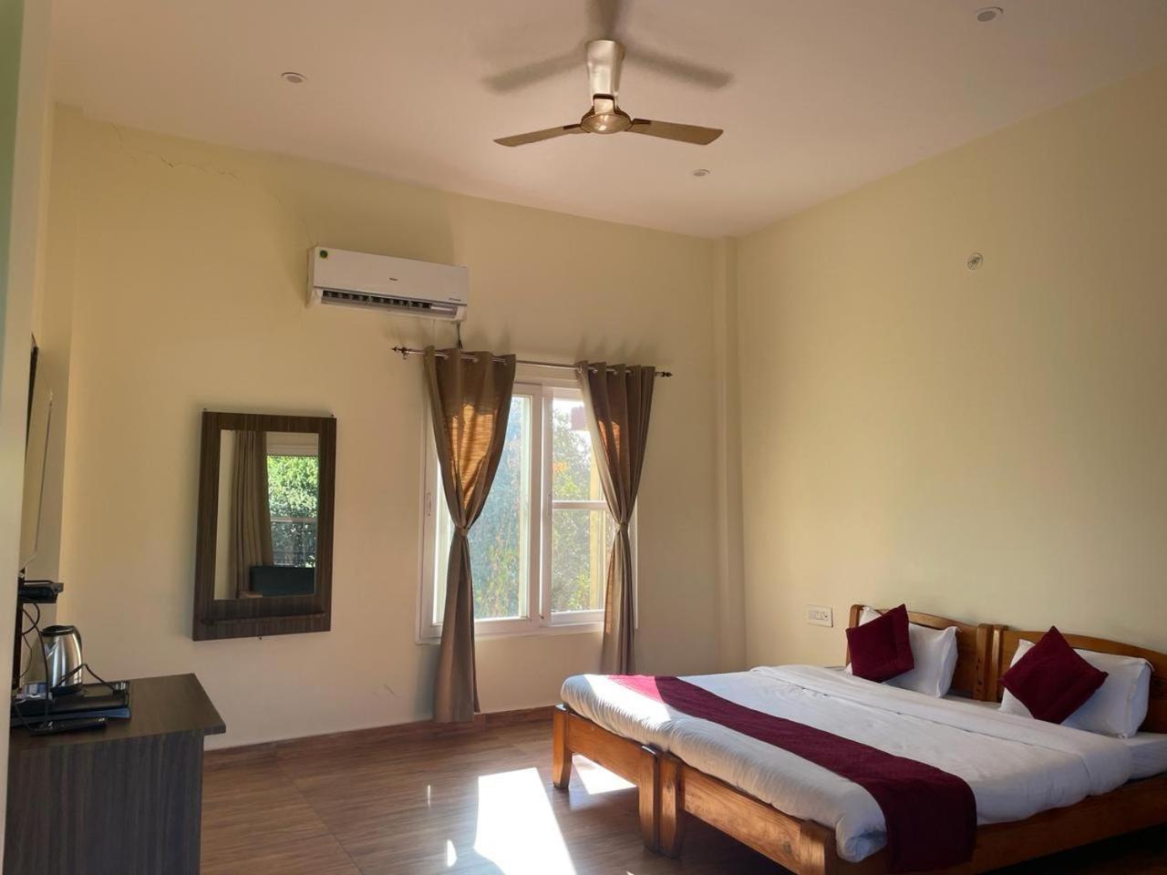 Karans Corbett Motel ラムナガル エクステリア 写真